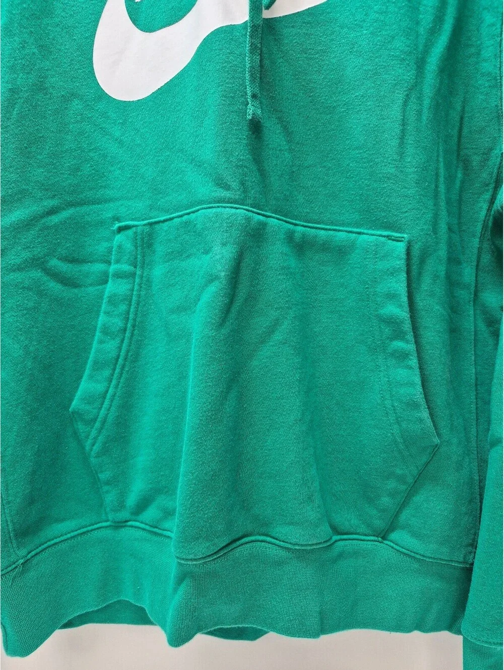 Men's Nike Green Pullover Hoodie with White Logo, Size Medium B485